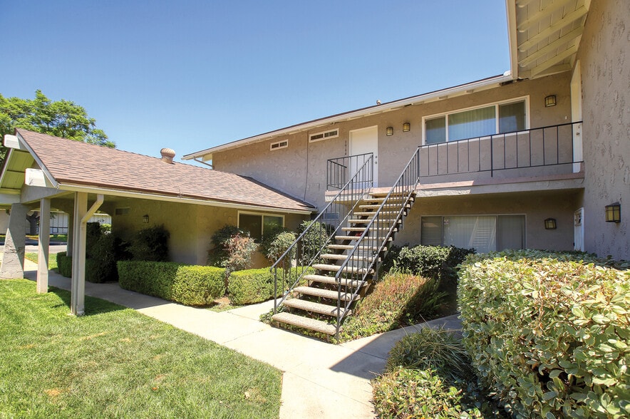 More Photos Of 1960 Evergreen St, La Verne Apartments For Sale