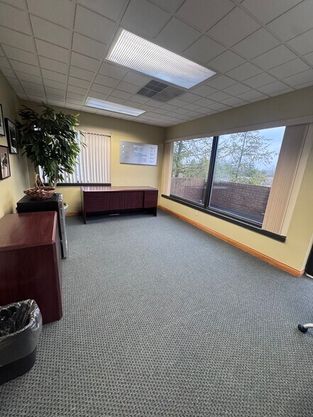 More Photos Of 7086 Corporate Way, Dayton Office For Lease