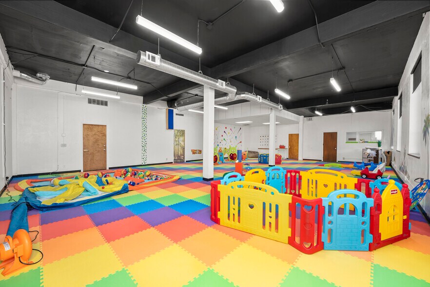 More Photos Of 347 E Weber Ave, Stockton Loft Creative Space For Sale