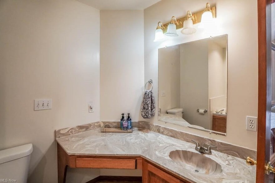 More Photos Of 11316 Cleveland Ave NW, Uniontown Office Residential For Sale