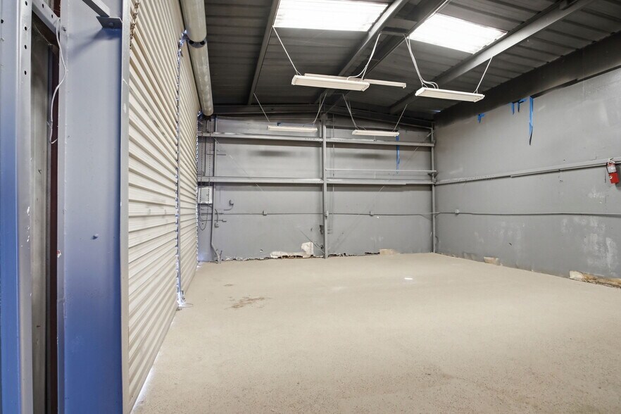 More Photos Of 1649 Carnegie St, Turlock Warehouse For Lease