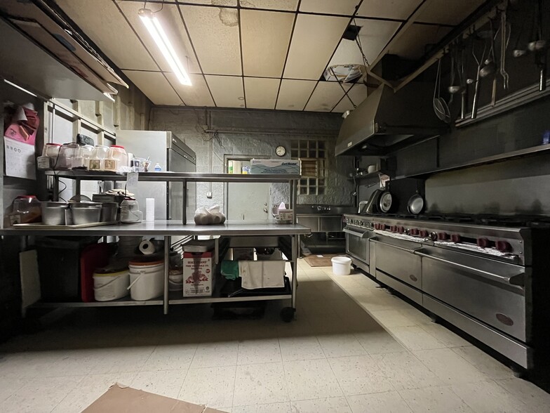More Photos Of 3012 N Laramie Ave, Chicago Storefront Retail Residential For Sale