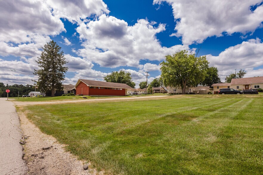 Primary Photo Of 506 Main St, Hollandale Office For Sale