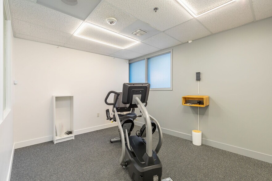 More Photos Of 7301 5th Ave NE, Seattle Office For Sale