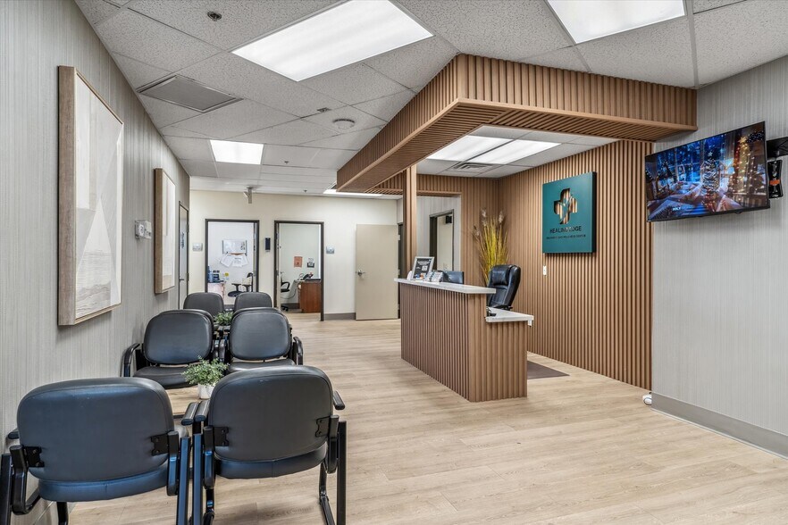More Photos Of 4220 N 20th Ave, Phoenix Medical For Lease