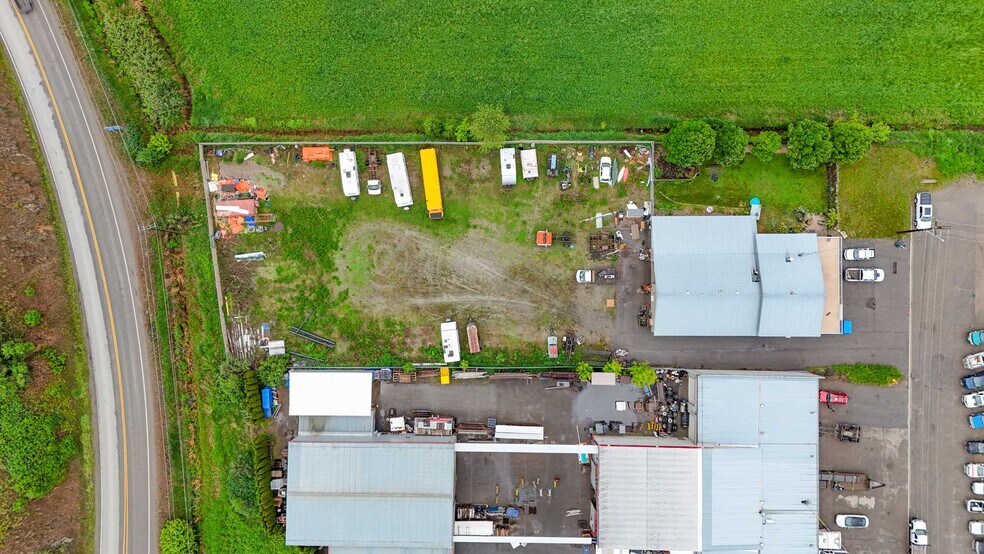 More Photos Of 1415 Dyffryn Rd, Lumby Warehouse For Sale