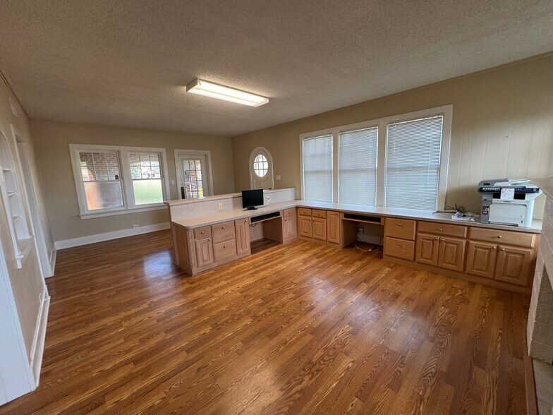 More Photos Of 436 S Fannin Ave, Tyler Office Residential For Sale
