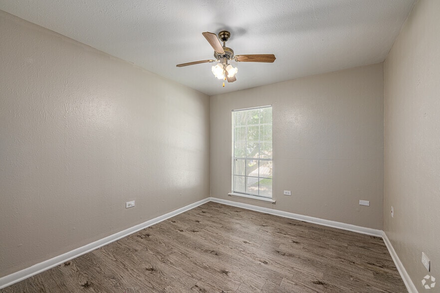 More Photos Of 150 Shady Arbors Cir, Houma Apartments For Sale