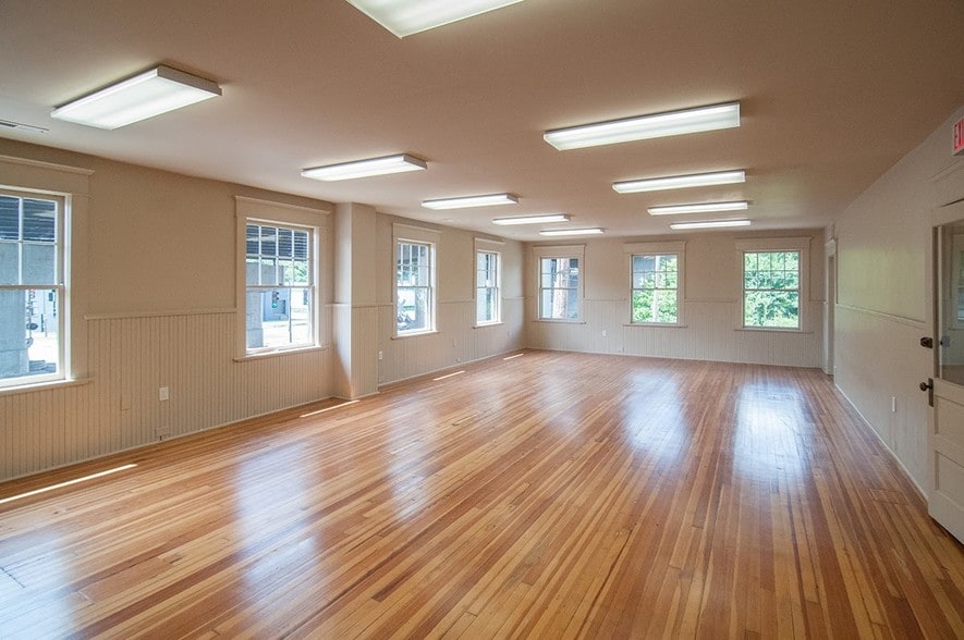 More Photos Of 315 Albemarle Ave SE, Roanoke Industrial For Lease