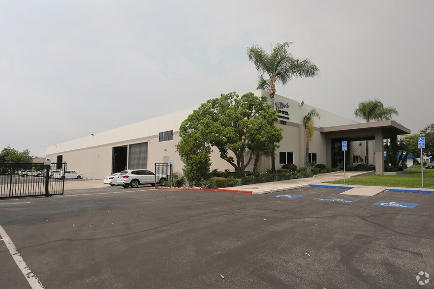 More Photos Of 17321 Eastman St, Irvine Manufacturing For Lease
