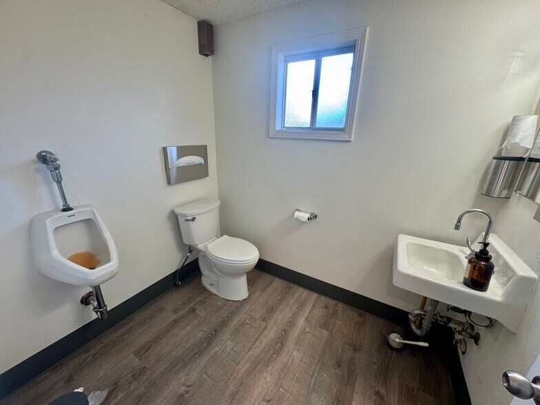 More Photos Of 6680 Bay Laurel Pl, Avila Beach Office For Lease