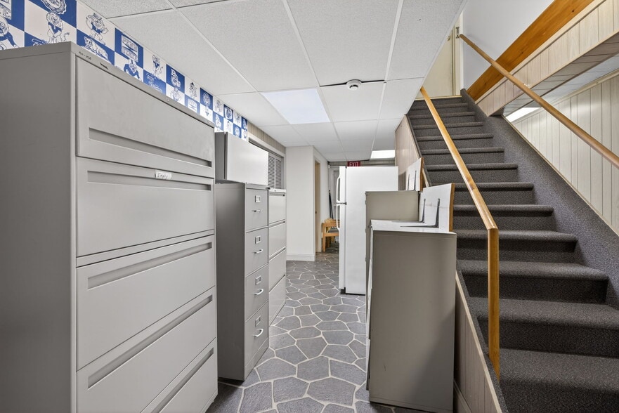 More Photos Of 6534 Sullivan Trl, Wind Gap Office For Sale