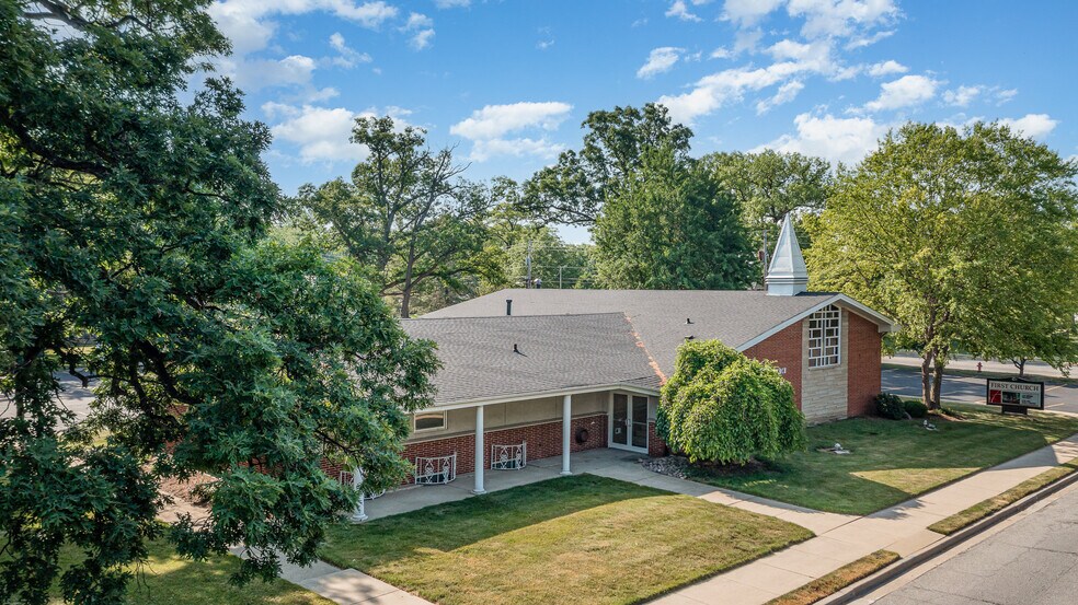 More Photos Of 939 S Wisconsin St, Hobart Religious Facility For Sale