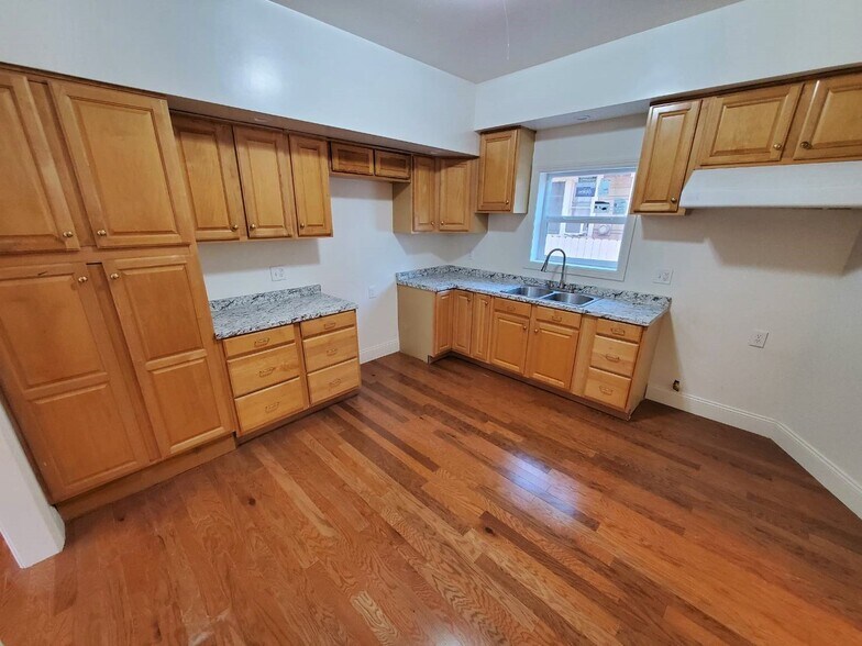 More Photos Of 481 Lincoln Ave, Pasadena Apartments For Sale