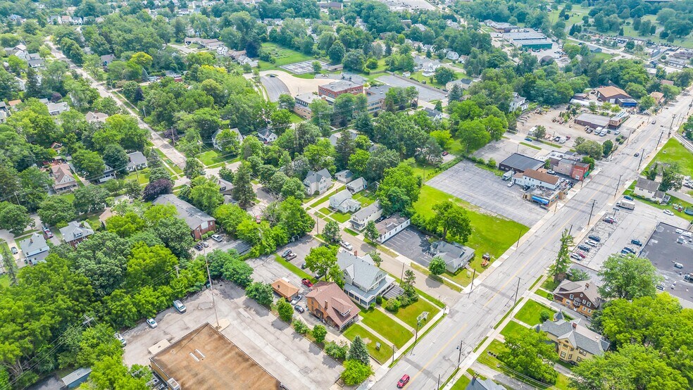 More Photos Of 755 Broadway Ave, Bedford Apartments For Sale