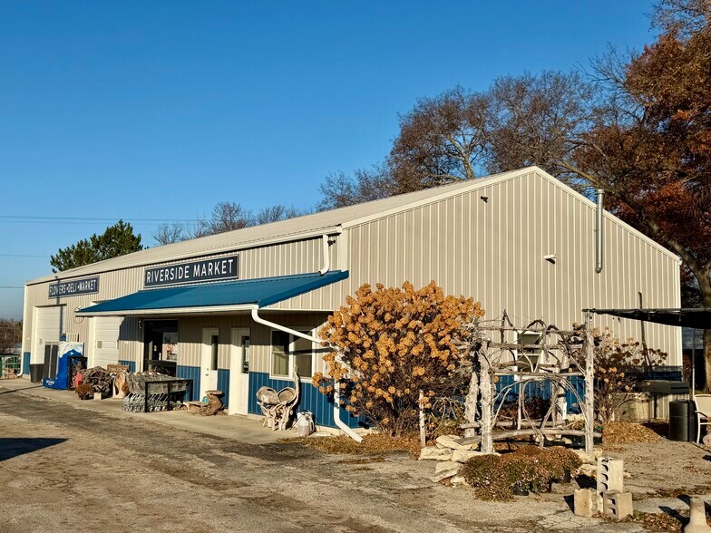 More Photos Of 203 W 5th St, Blue Rapids Service For Sale