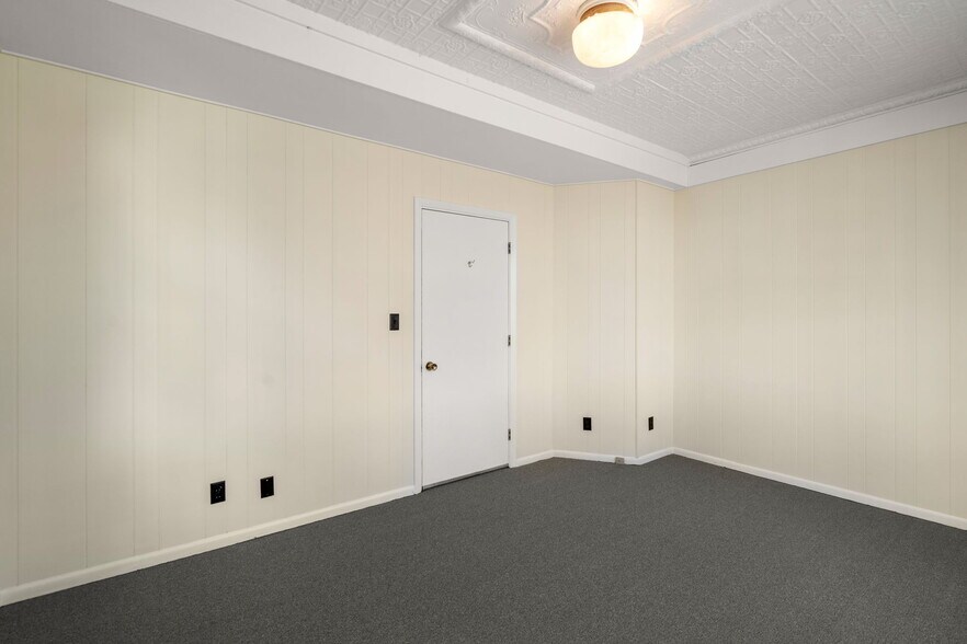 More Photos Of 113 Belmont St, Belmont Office For Sale