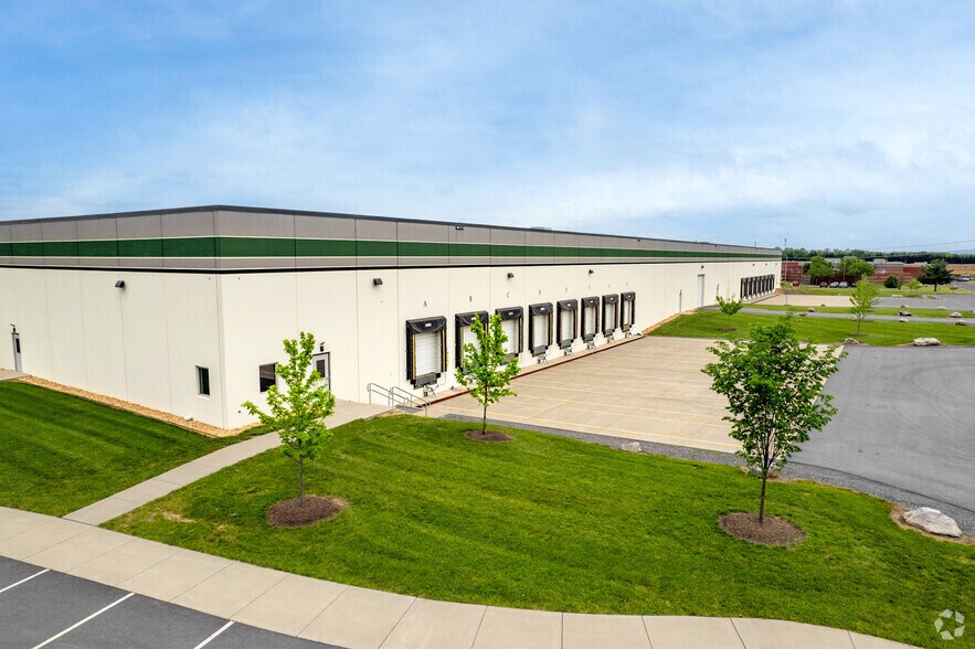 More Photos Of 411 Brooke Rd, Winchester Warehouse For Lease