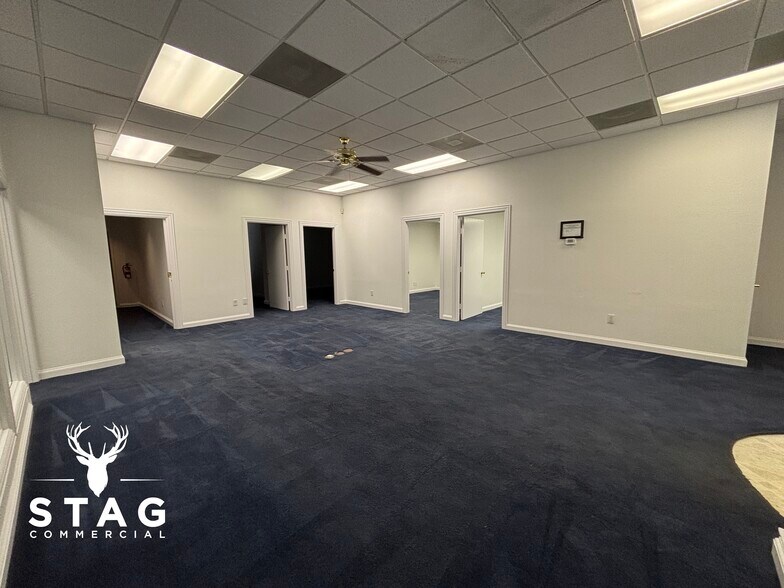 More Photos Of 376 W Main St, Lewisville Medical For Sale