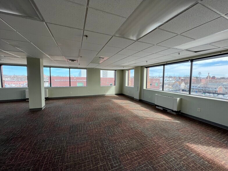 More Photos Of 228 Maple St, Manchester Office For Sale