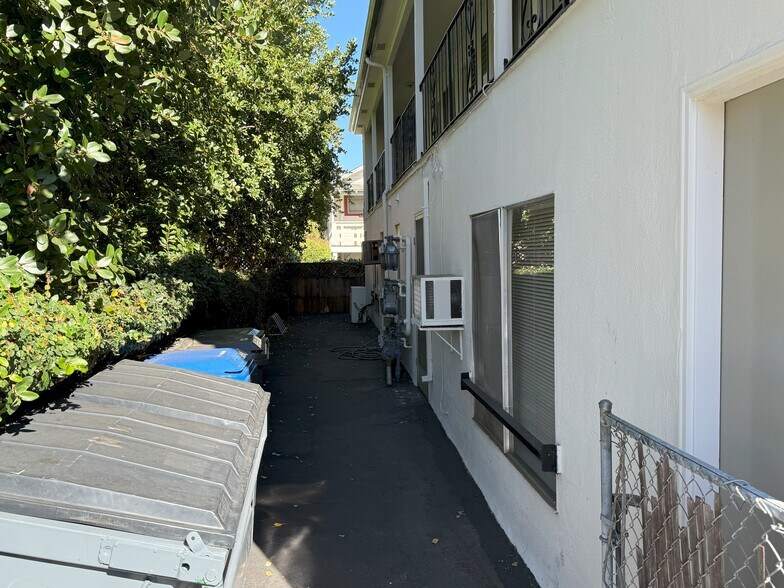More Photos Of 501 N Santa Cruz Ave, Los Gatos Storefront Retail Office For Sale