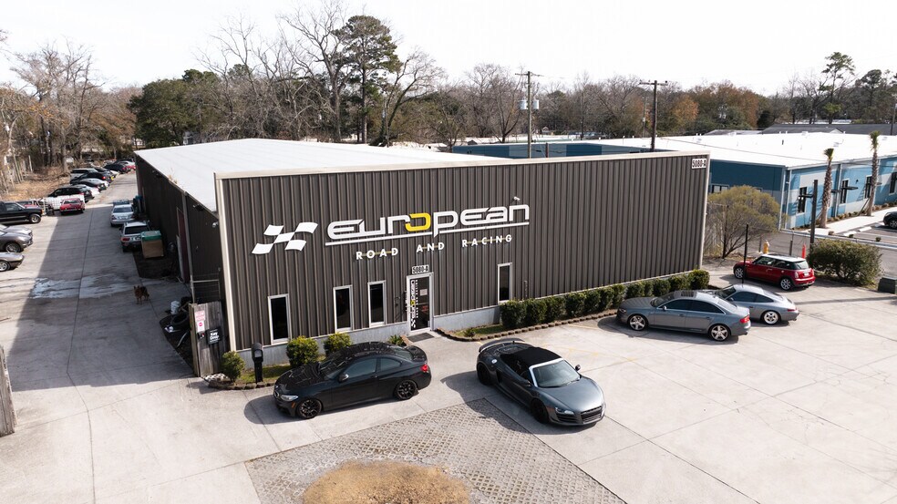 More Photos Of 5080 Rivers Ave, North Charleston Showroom For Sale