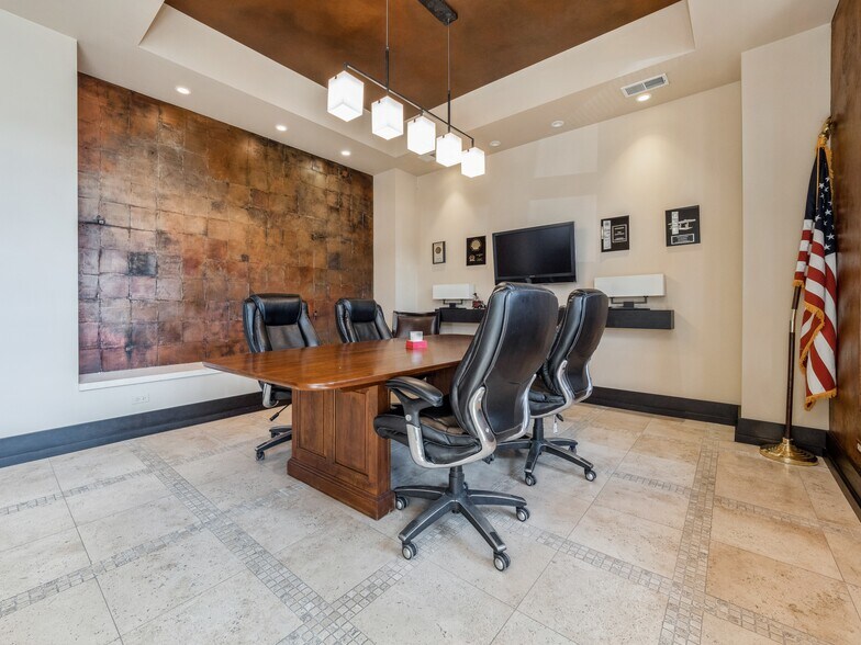 More Photos Of 4650-52 Lawrence, Chicago Office For Sale