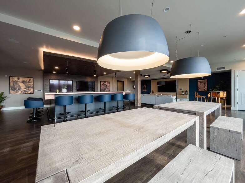 More Photos Of 11811-11821 NE 128th St, Kirkland Multifamily For Sale