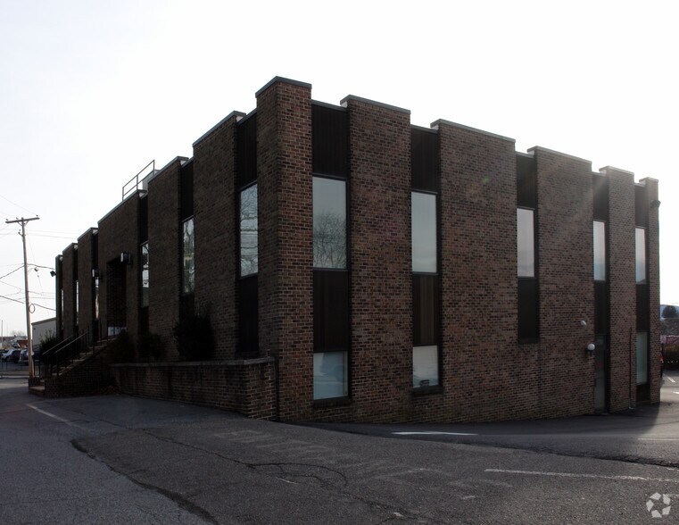 More Photos Of 481 Memorial Pky, Phillipsburg Office For Lease