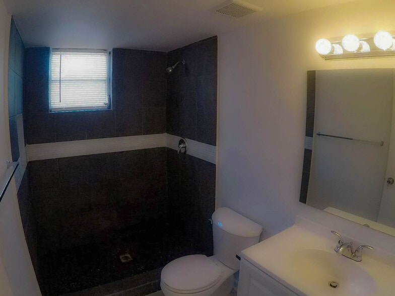 More Photos Of 945 SW 4th St, Miami Apartments For Sale