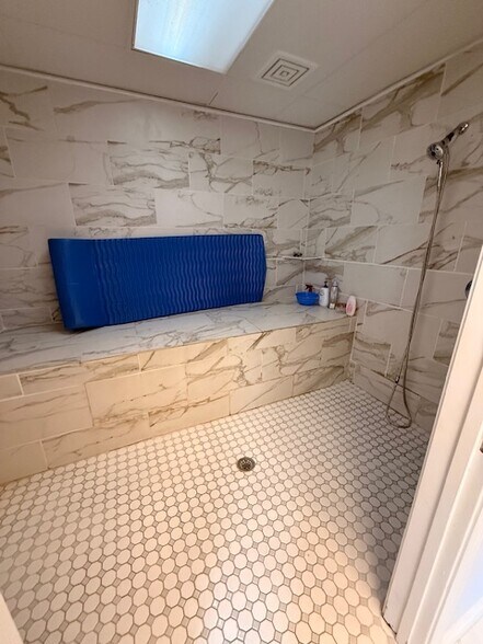 More Photos Of 1813-1823 Alpine Ave, Navarre Unknown For Lease