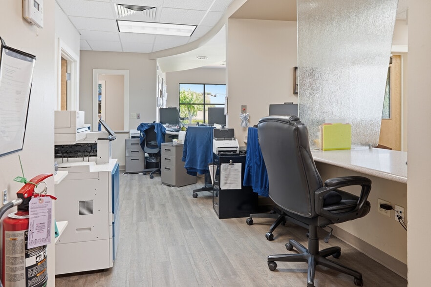More Photos Of 1729 Lakeland Hills Blvd, Lakeland Medical For Sale