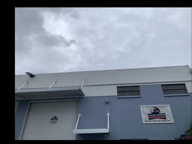 More Photos Of 8285 NW 64th St, Miami Light Distribution For Lease