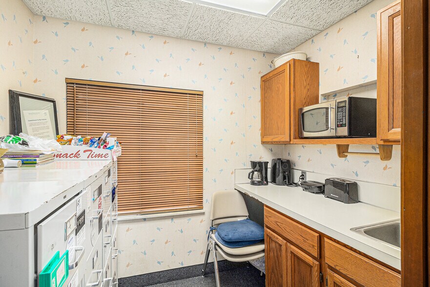 More Photos Of 1121-1127 Villa Linde Ct, Flint Medical For Sale