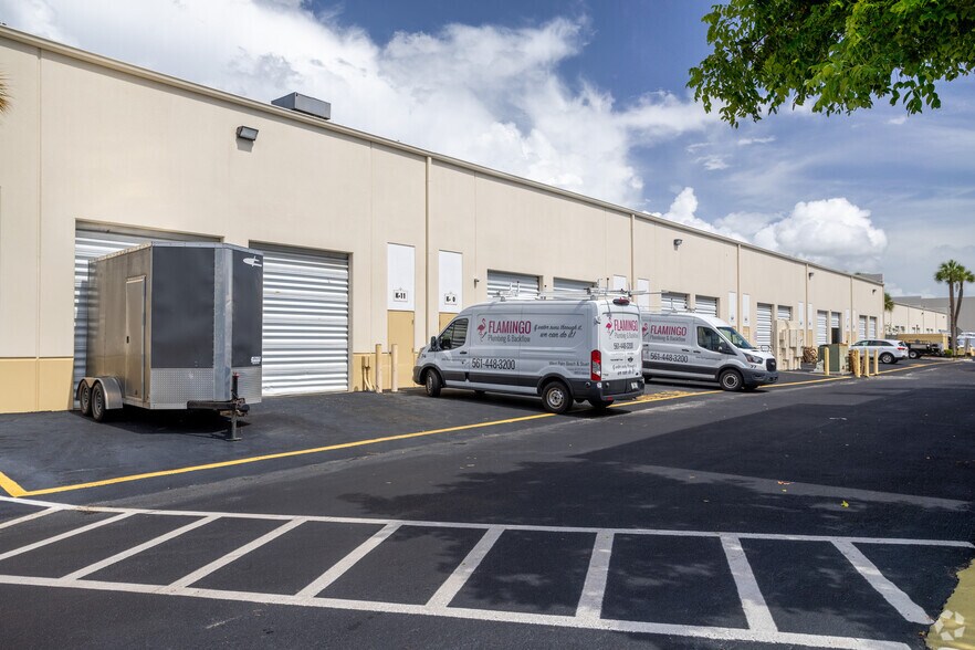 More Photos Of 2781 Vista Pky, West Palm Beach Light Manufacturing For Sale