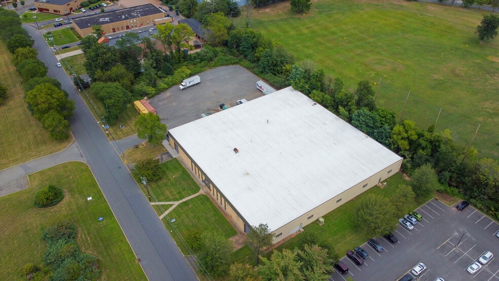 More Photos Of 39 Progress St, Edison Warehouse For Sale