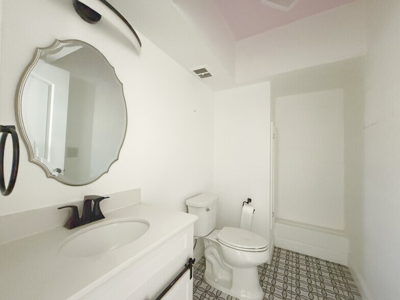 More Photos Of 1251-1255 Miller Ave, Winter Park Medical For Lease