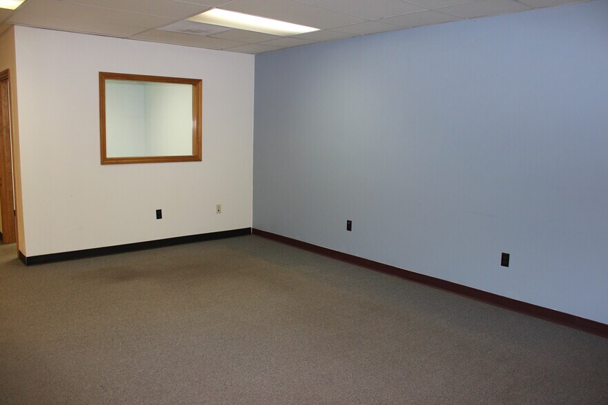 56 Leonard St, Foxboro, MA 02035 Light Distribution For Sale