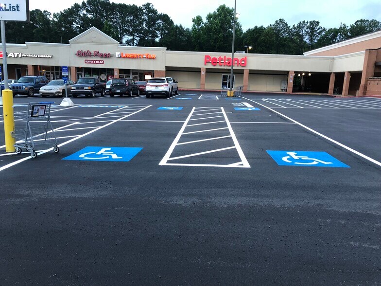 More Photos Of 1347 W Walnut Ave, Dalton General Retail For Lease