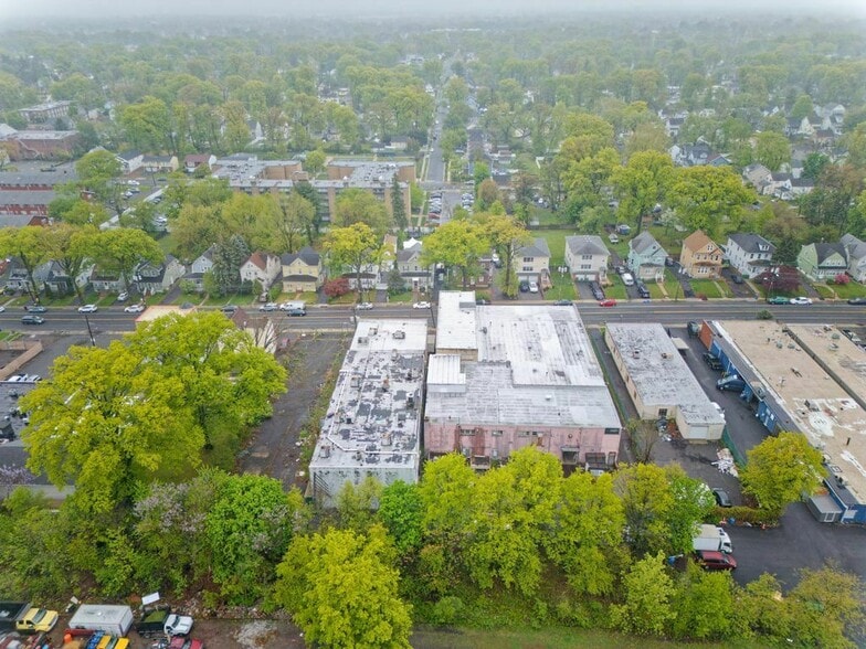 More Photos Of 300-306 W 1st Ave, Roselle Warehouse For Sale