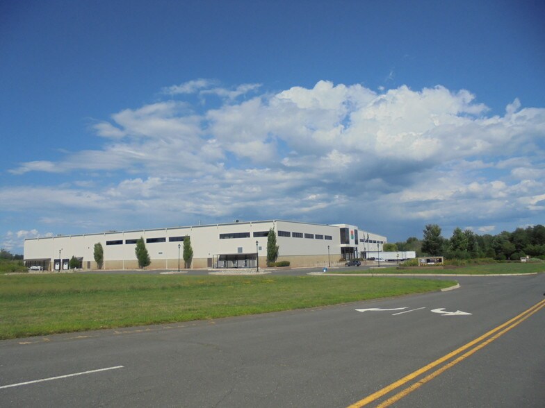 More Photos Of 100 Marketing Way, Suffield Manufacturing For Sale