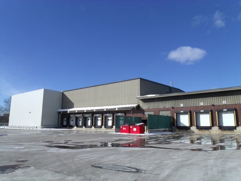 More Photos Of 784 Hercules Dr, Colchester Distribution For Lease