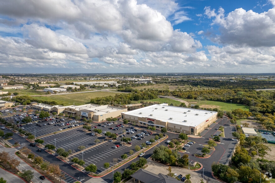 More Photos Of 201 University Oaks Blvd, Round Rock Unknown For Lease