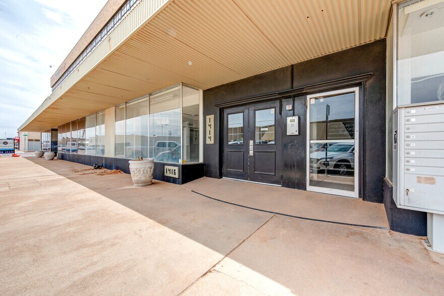 More Photos Of 1412-1416 Texas Ave, Lubbock Office For Sale
