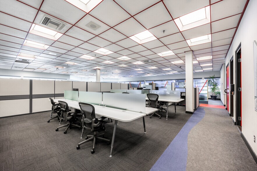 More Photos Of 1325 Hwy Trans-Canada, Dorval Office Residential For Sale