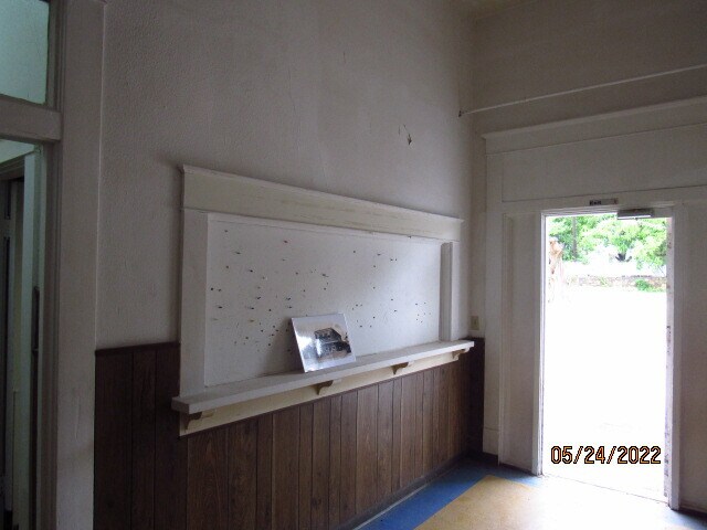 More Photos Of 301 N Washington St, Ardmore Distribution For Sale