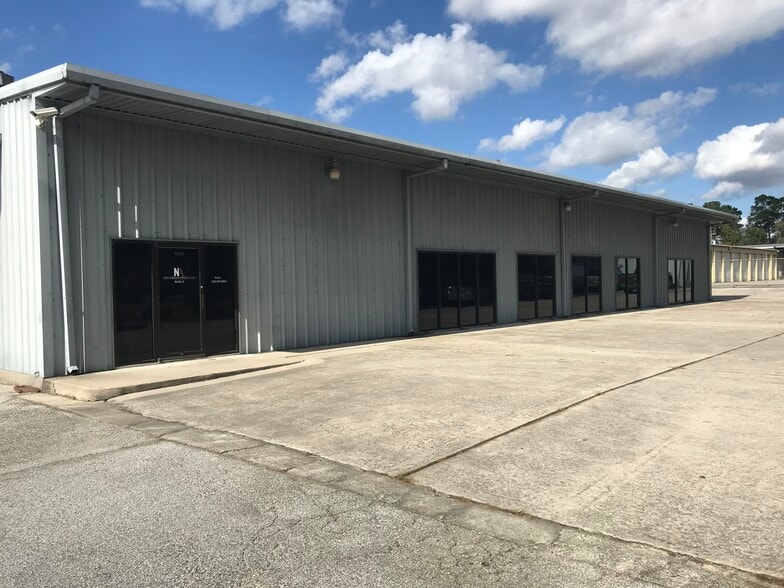 Primary Photo Of 1515 Lakeville Dr, Kingwood Warehouse For Lease