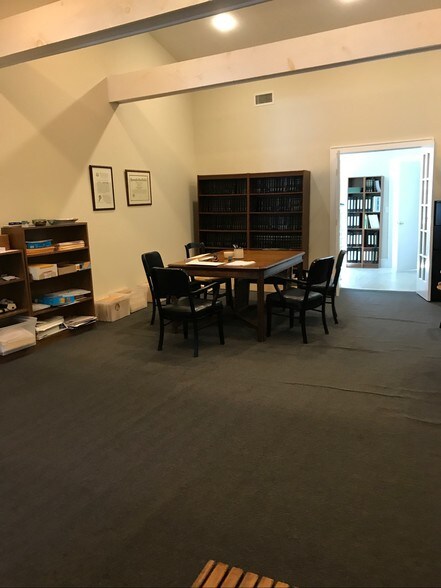 More Photos Of 53740 Main Rd, Southold Storefront Retail Office For Lease