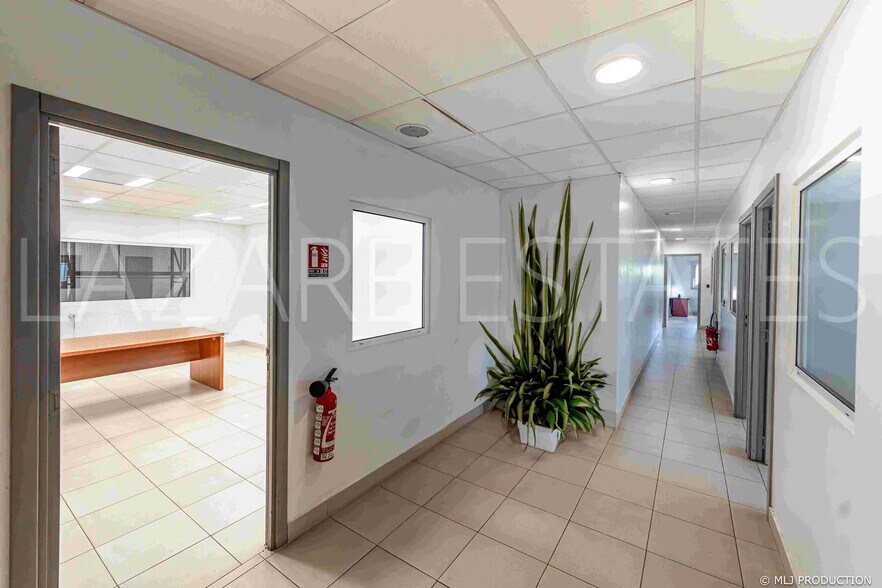 More Photos Of 7 Rue De La Croix Blanche, Pringy Flex For Lease