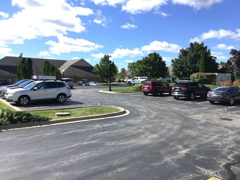 More Photos Of 3 Executive Ct, South Barrington Medical For Lease